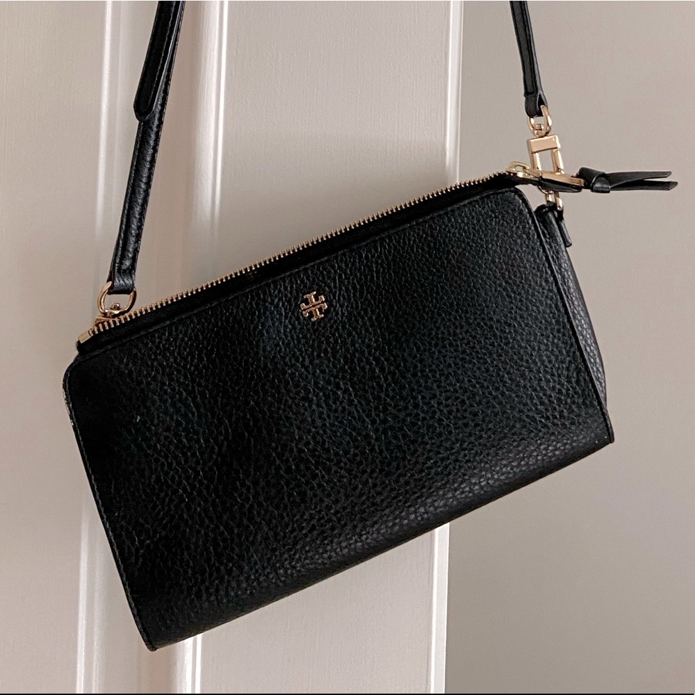 Tory Burch black leather pebble and gold hardware crossbody purse